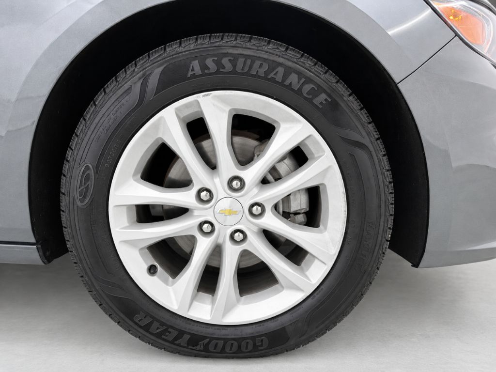 Photo 31 of this CHEVROLET MALIBU