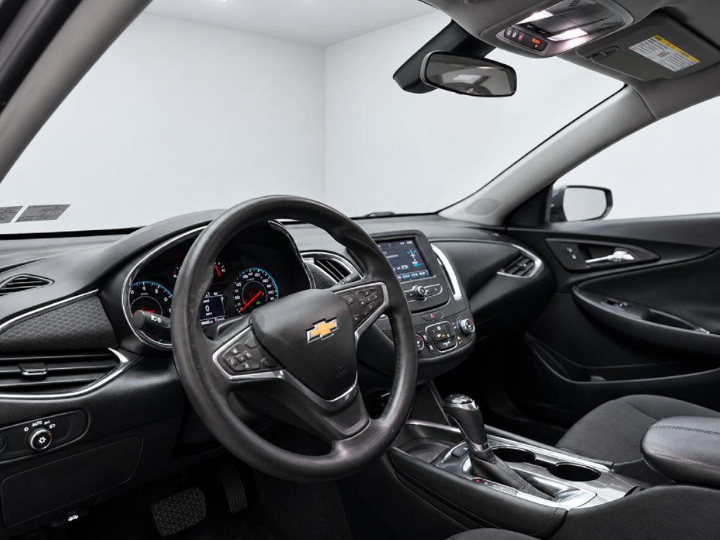 Photo 38 of this CHEVROLET MALIBU