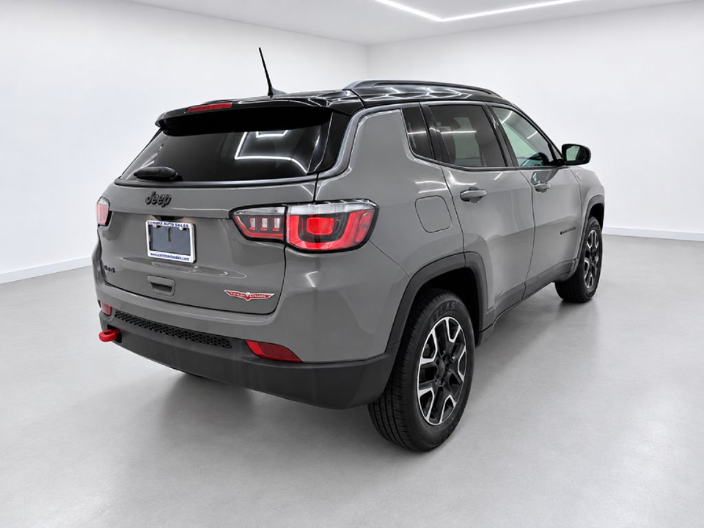 Photo 3 of this JEEP COMPASS