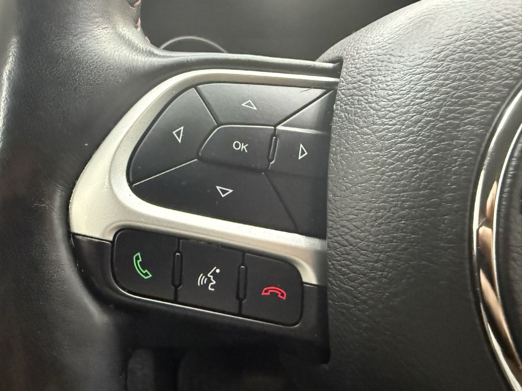 Photo 13 of this JEEP COMPASS