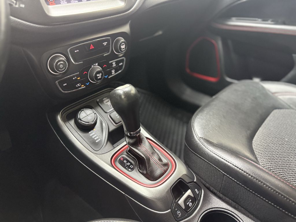 Photo 21 of this JEEP COMPASS