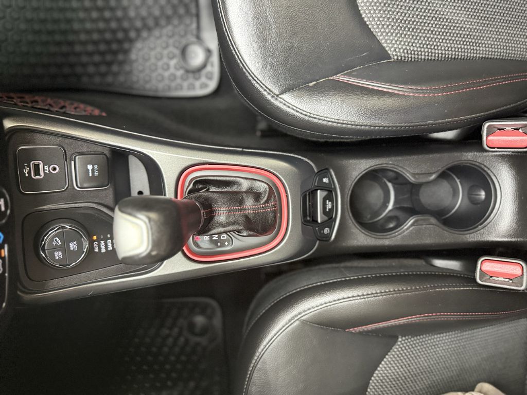 Photo 22 of this JEEP COMPASS