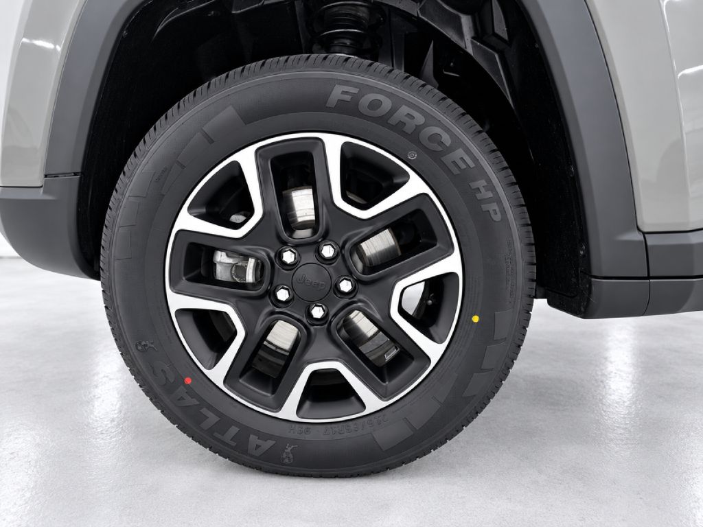 Photo 29 of this JEEP COMPASS