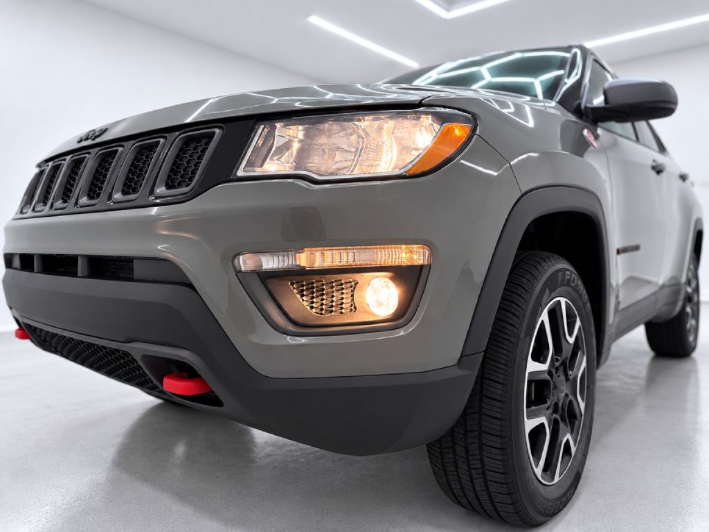 Photo 36 of this JEEP COMPASS