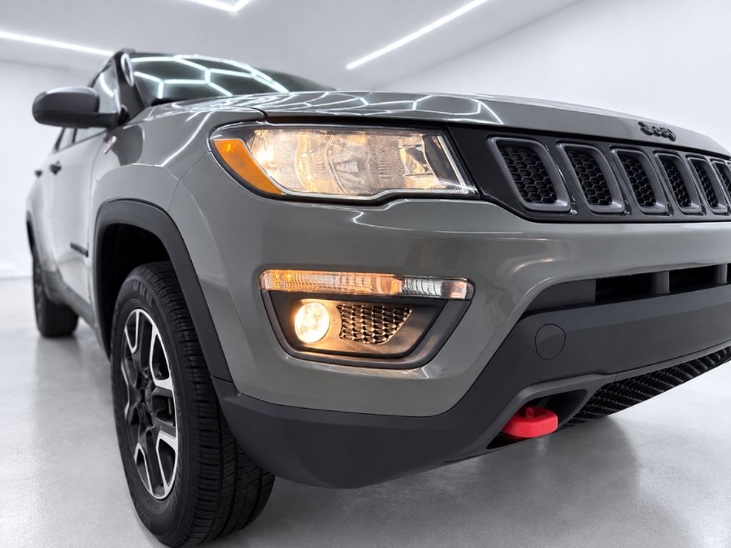 Photo 37 of this JEEP COMPASS
