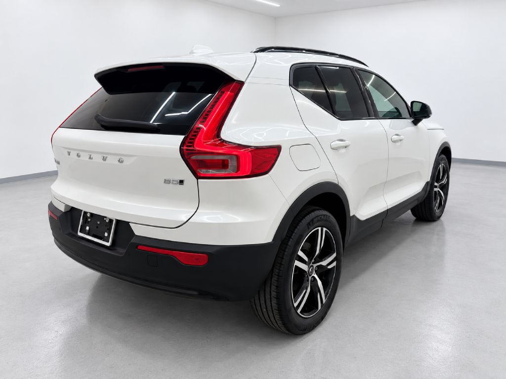 Photo 3 of this VOLVO XC40