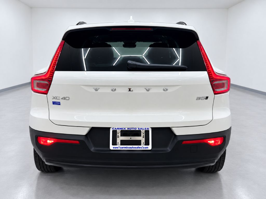 Photo 4 of this VOLVO XC40