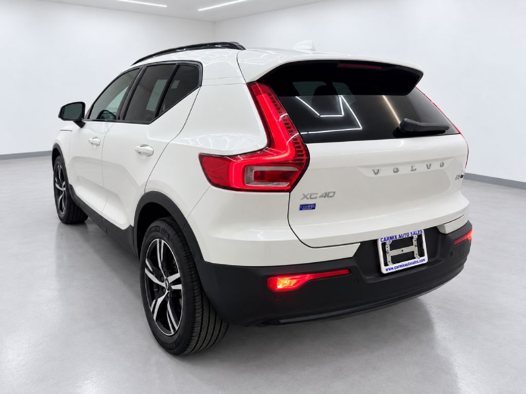 Photo 5 of this VOLVO XC40