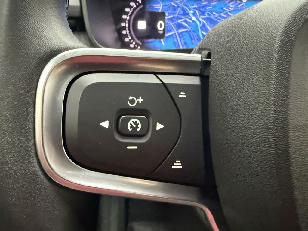 Photo 14 of this VOLVO XC40