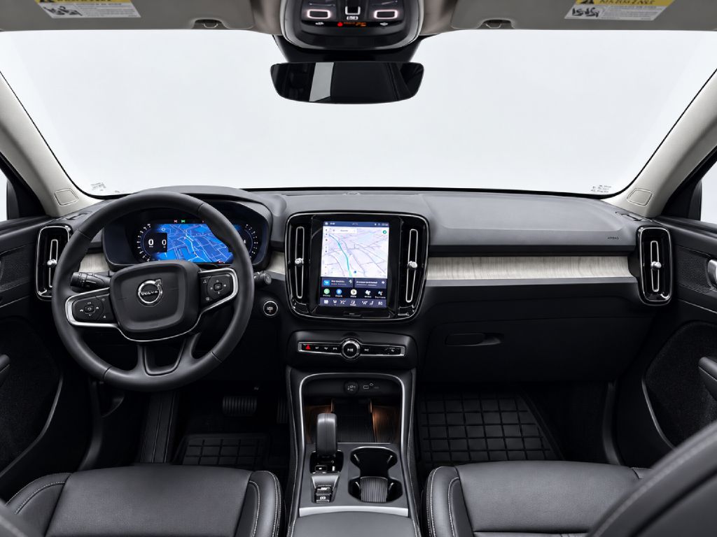 Photo 24 of this VOLVO XC40