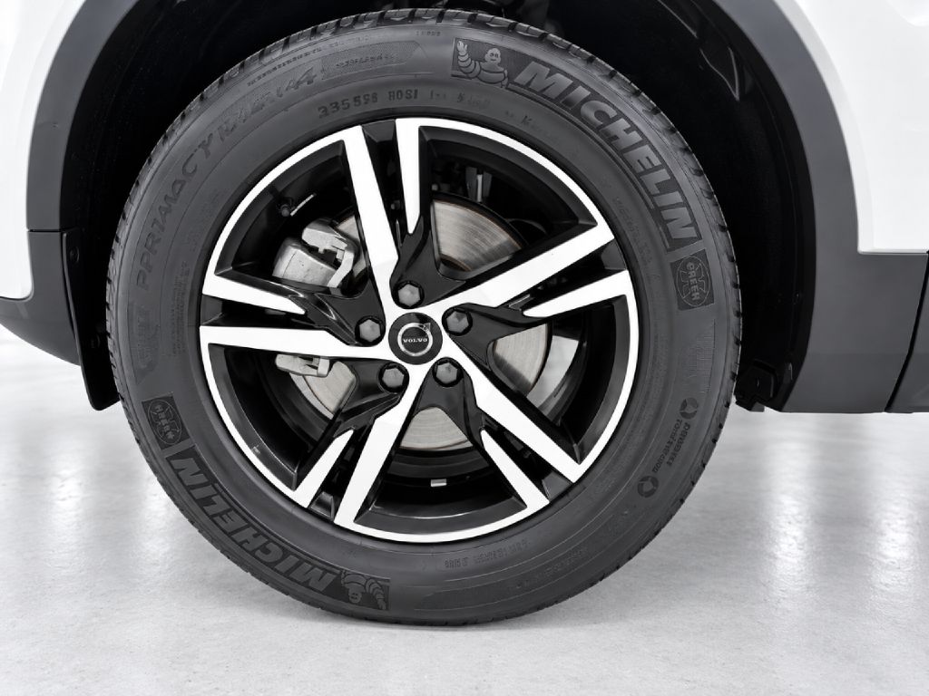 Photo 29 of this VOLVO XC40