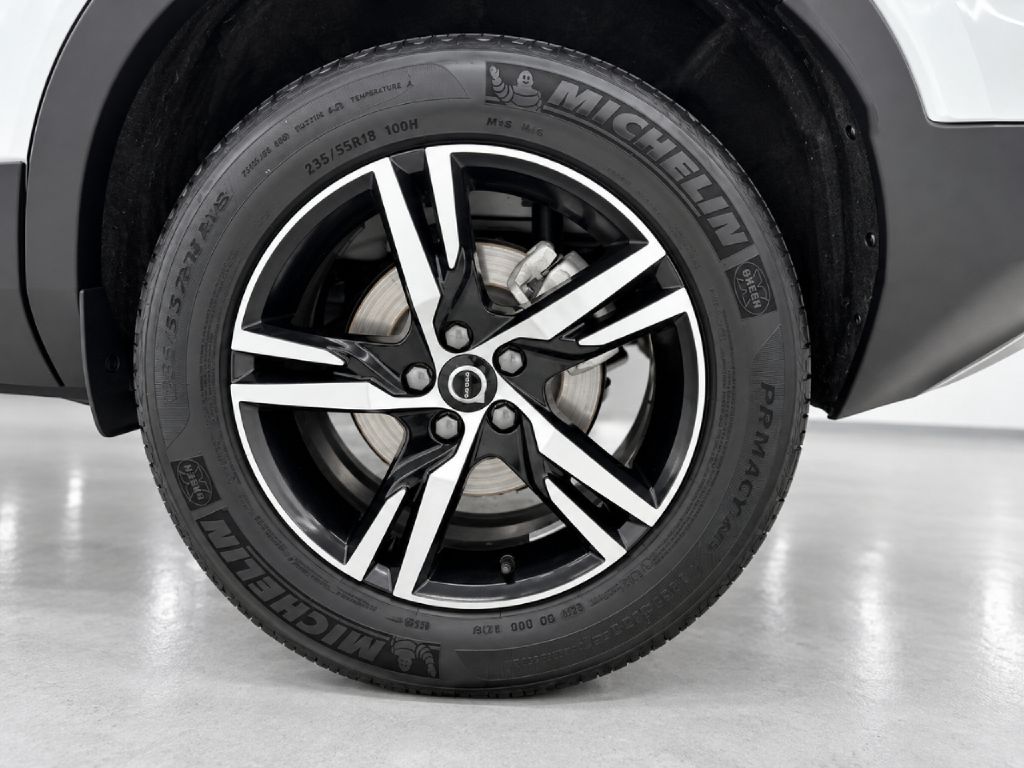 Photo 31 of this VOLVO XC40