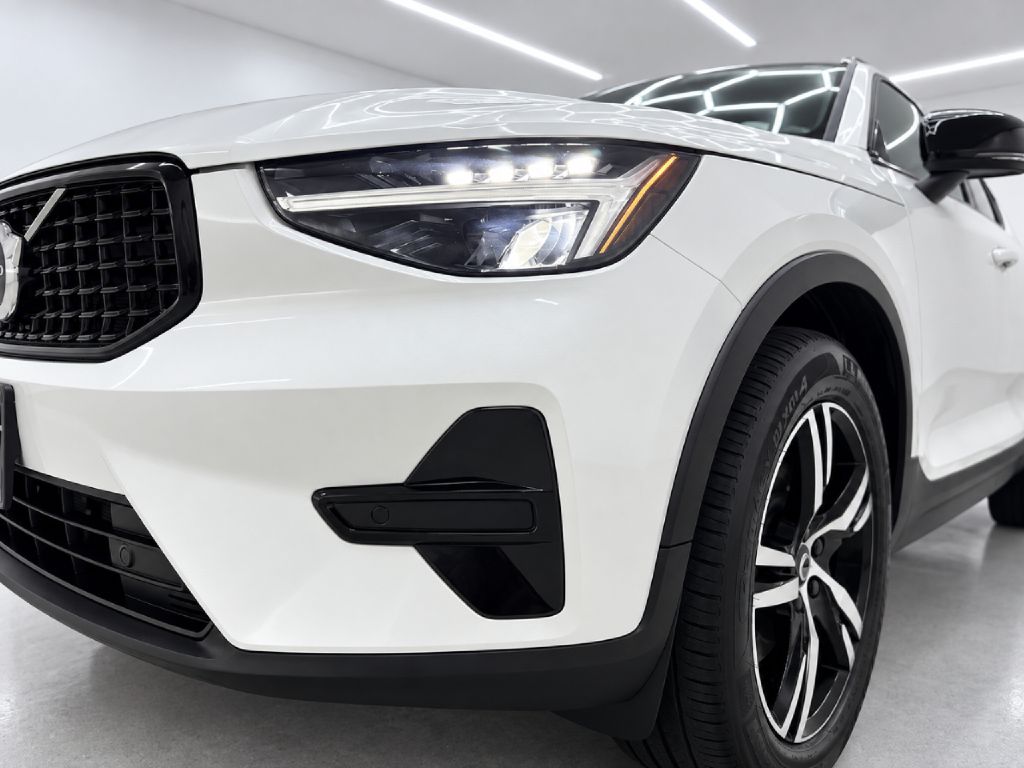 Photo 36 of this VOLVO XC40