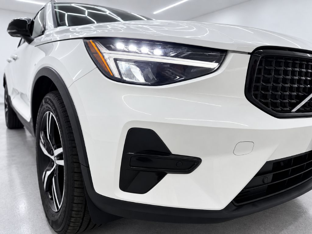 Photo 37 of this VOLVO XC40