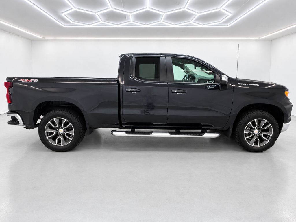 Photo 2 of this CHEVROLET SILVERADO 1500