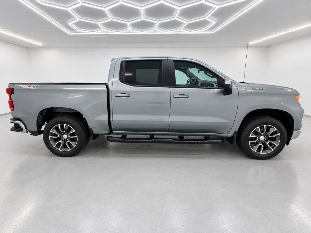 Photo 2 of this CHEVROLET SILVERADO 1500
