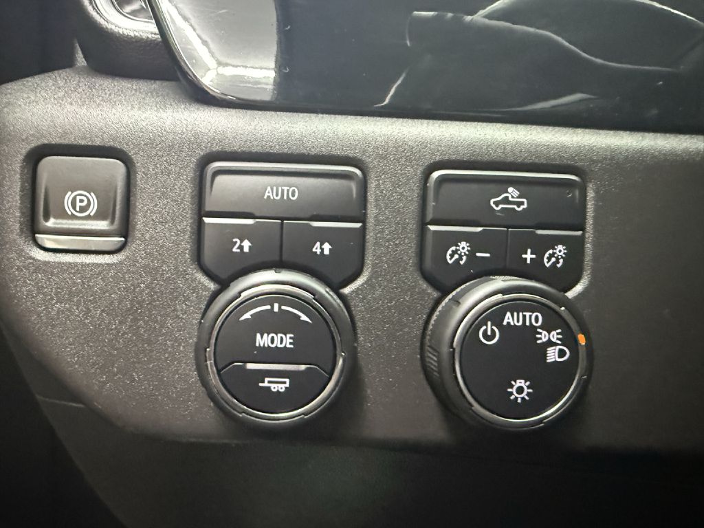 Photo 20 of this CHEVROLET SILVERADO 1500