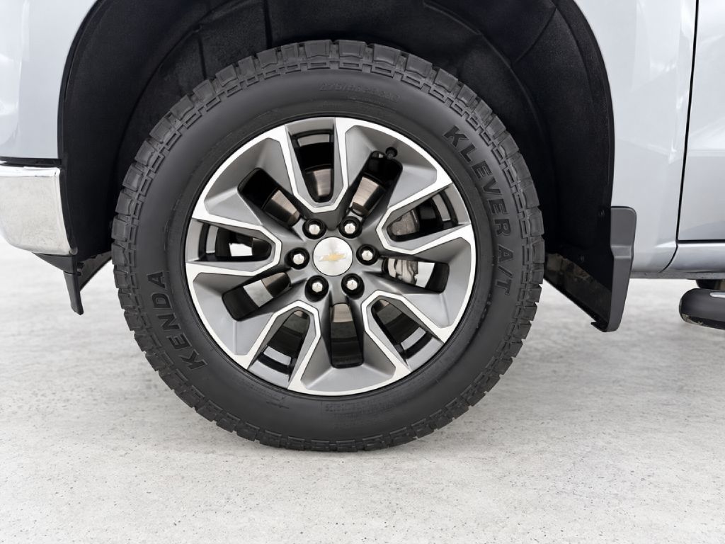 Photo 31 of this CHEVROLET SILVERADO 1500