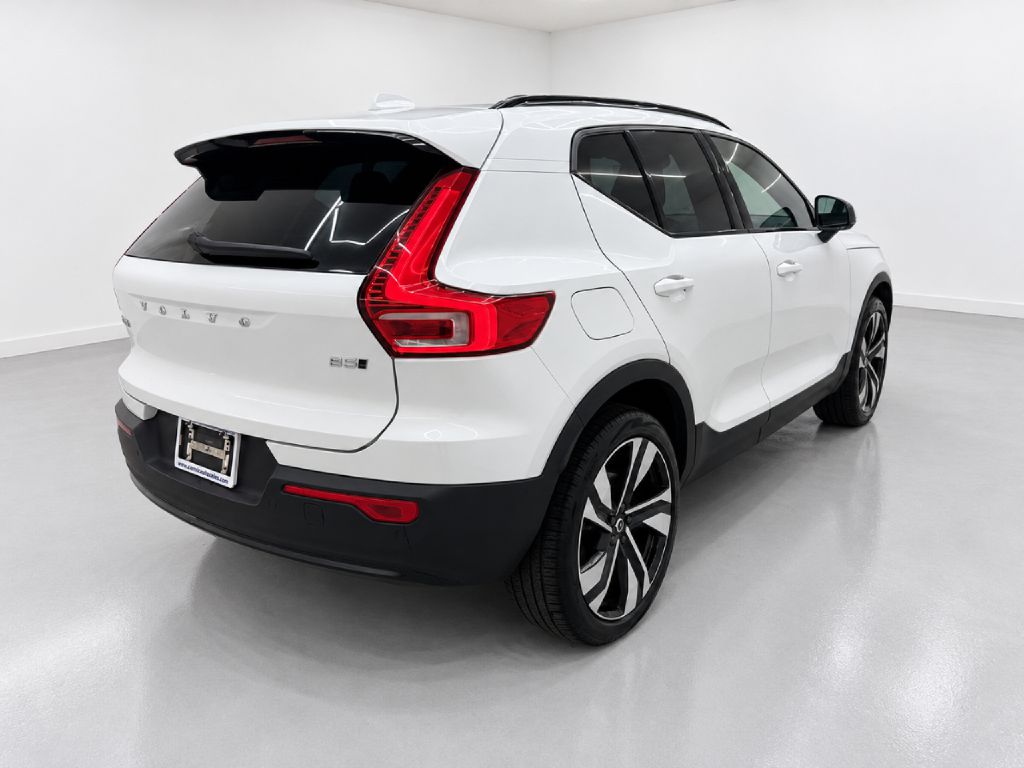 Photo 3 of this VOLVO XC40