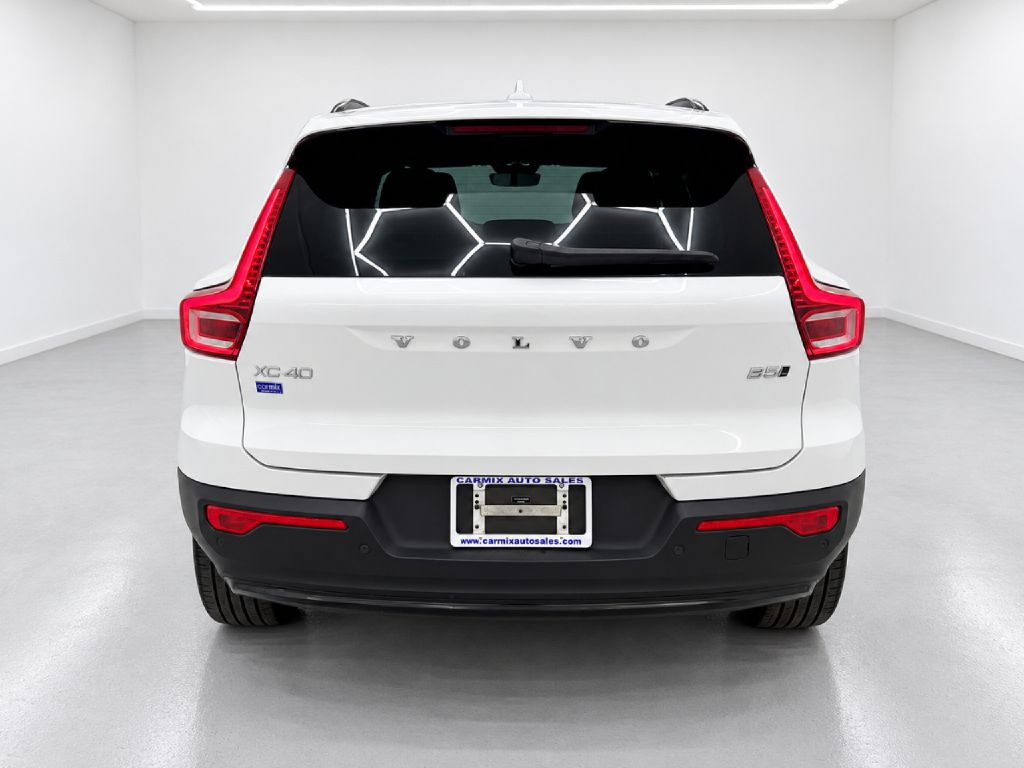 Photo 4 of this VOLVO XC40