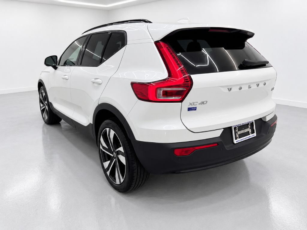 Photo 5 of this VOLVO XC40