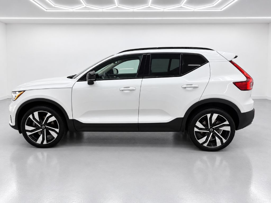 Photo 6 of this VOLVO XC40