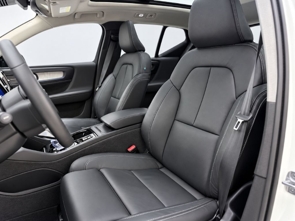 Photo 9 of this VOLVO XC40