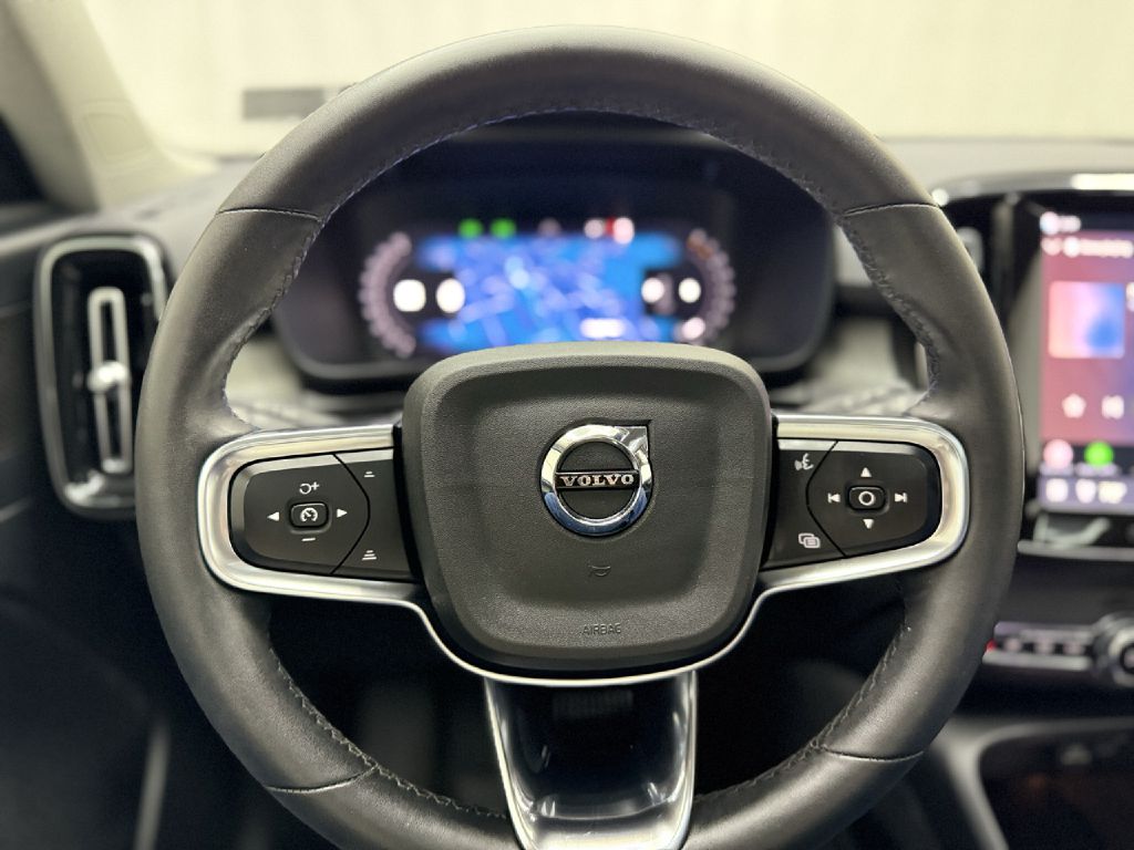 Photo 14 of this VOLVO XC40