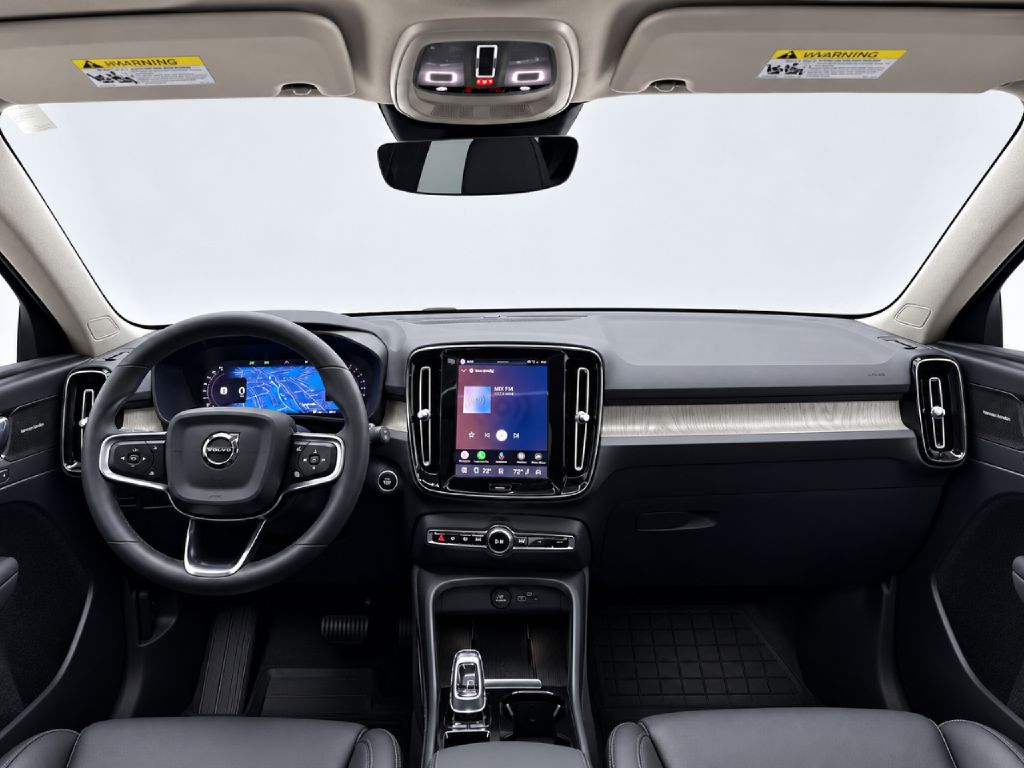 Photo 25 of this VOLVO XC40