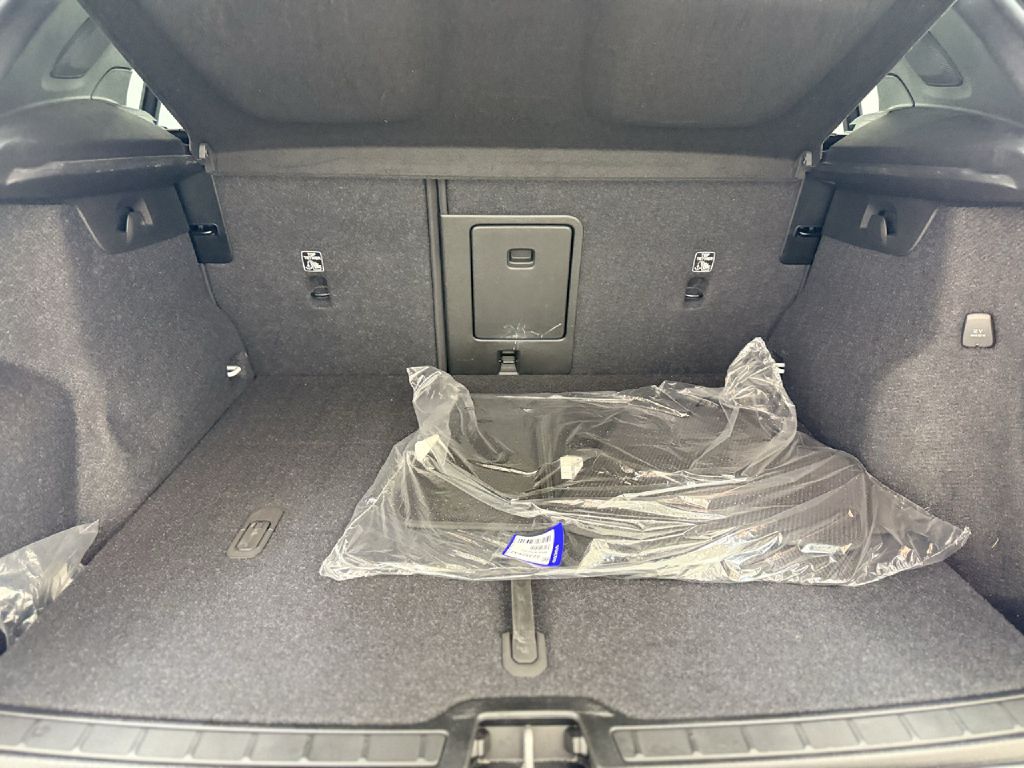 Photo 26 of this VOLVO XC40