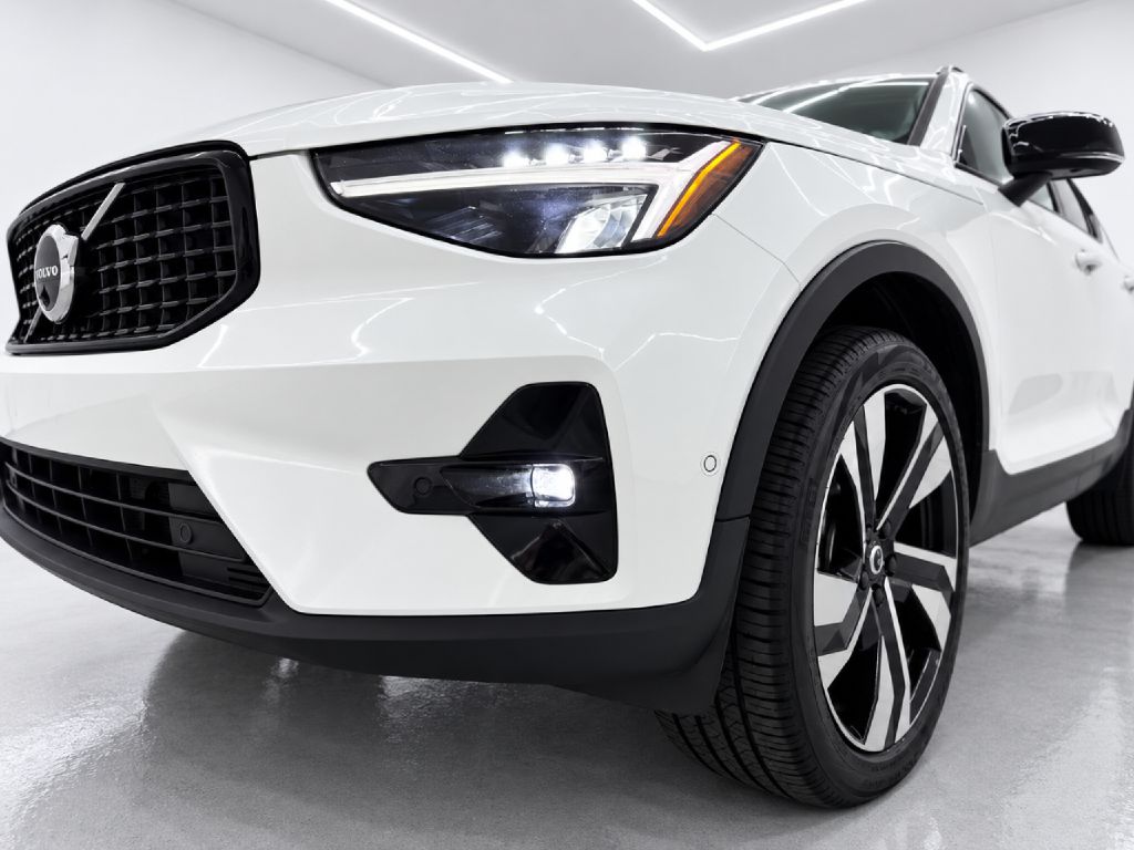 Photo 37 of this VOLVO XC40