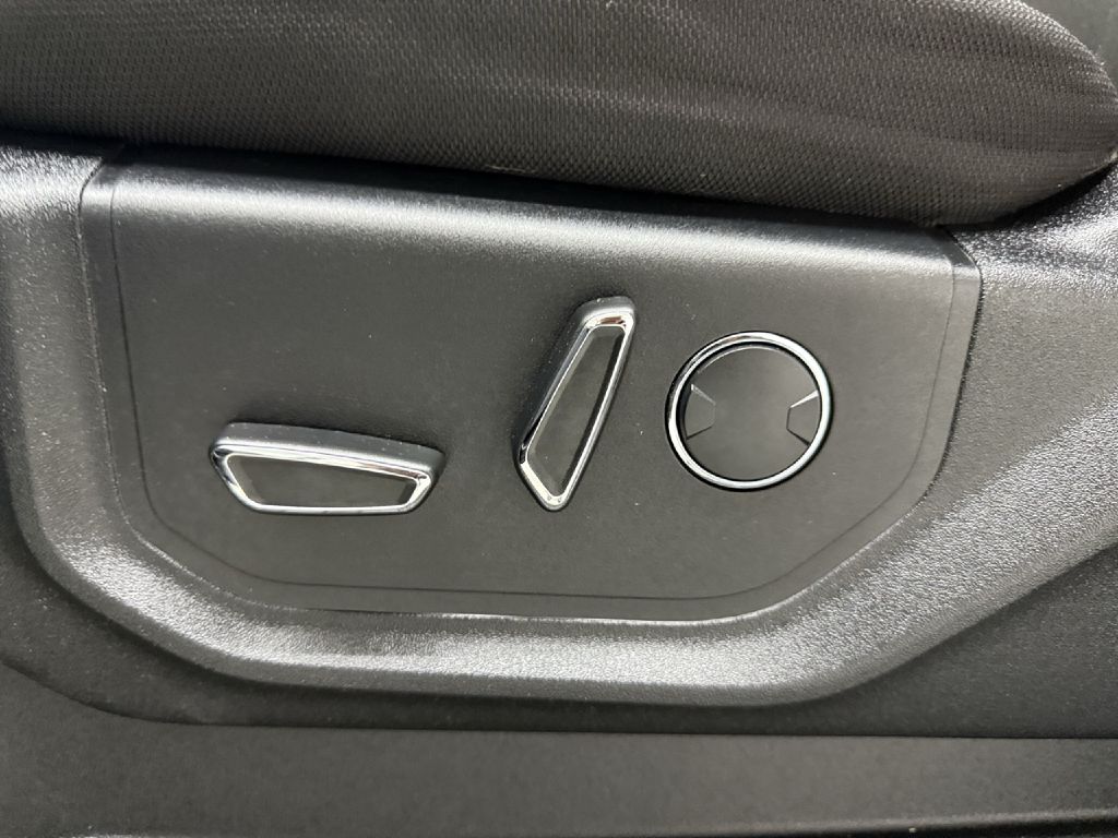 Photo 10 of this FORD F150