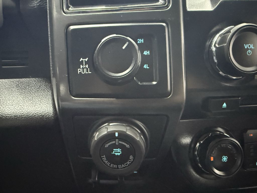 Photo 21 of this FORD F150