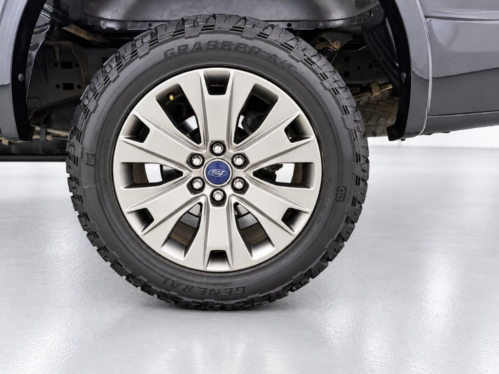 Photo 31 of this FORD F150