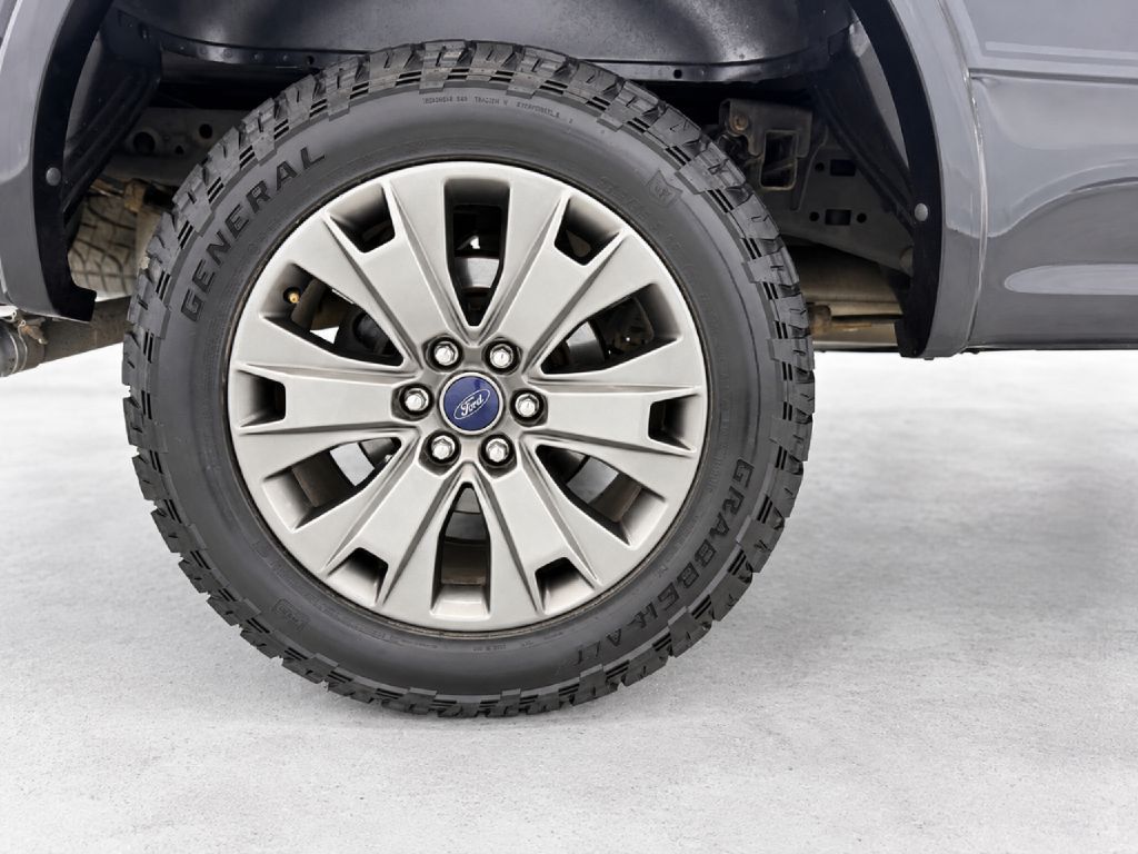 Photo 32 of this FORD F150