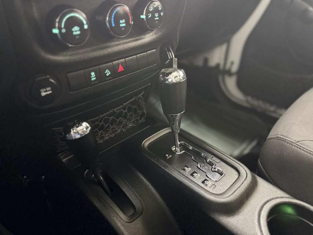 Photo 16 of this JEEP WRANGLER UNLIMI