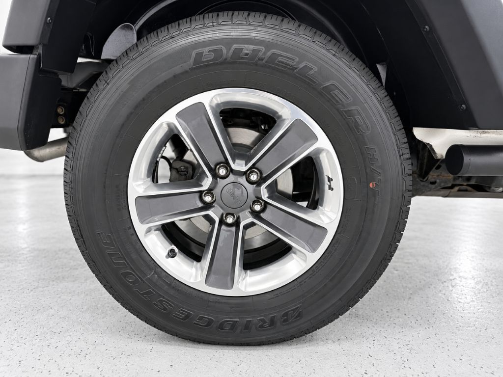 Photo 27 of this JEEP WRANGLER UNLIMI