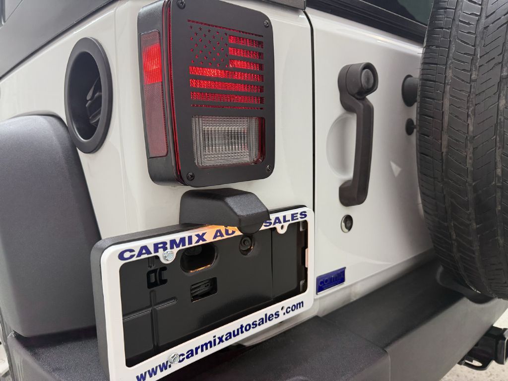 Photo 35 of this JEEP WRANGLER UNLIMI
