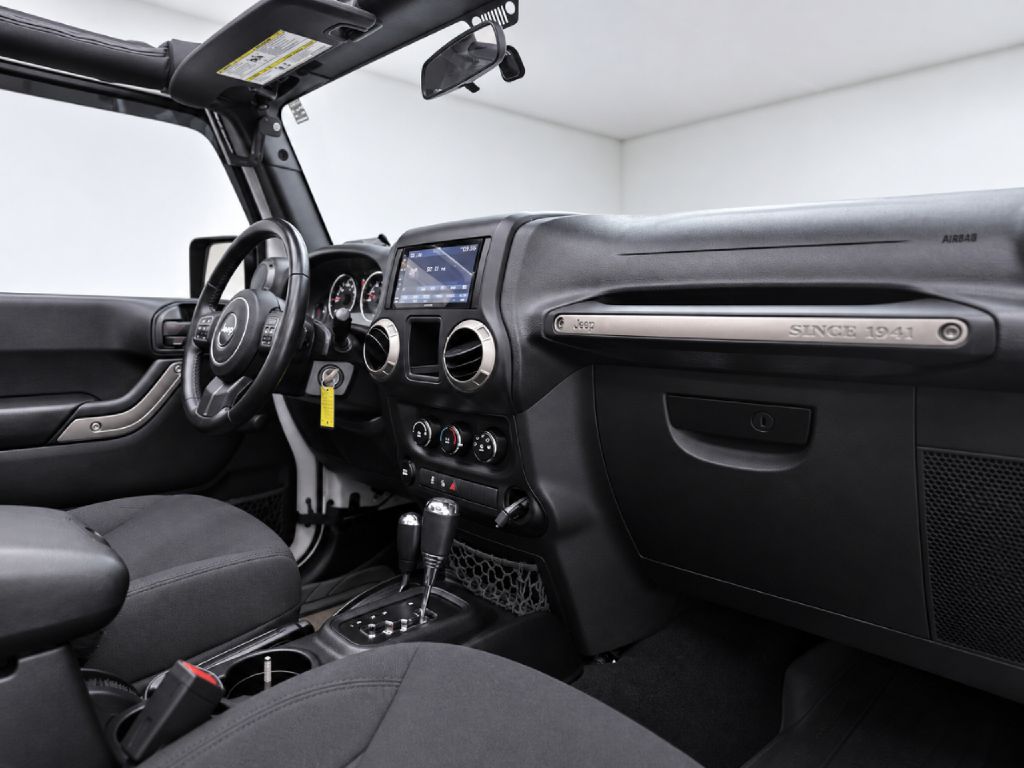 Photo 36 of this JEEP WRANGLER UNLIMI
