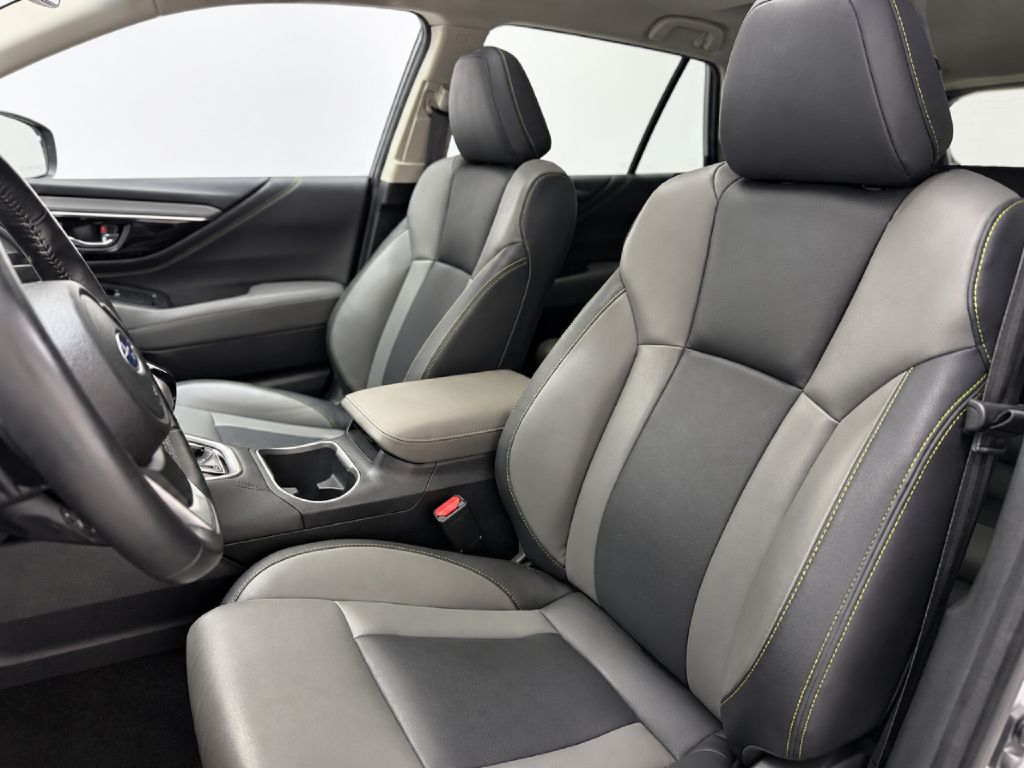 Photo 9 of this SUBARU OUTBACK