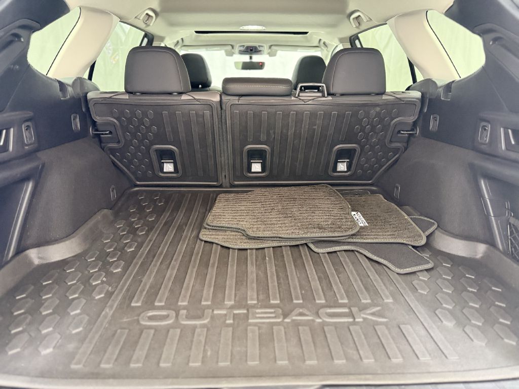 Photo 24 of this SUBARU OUTBACK