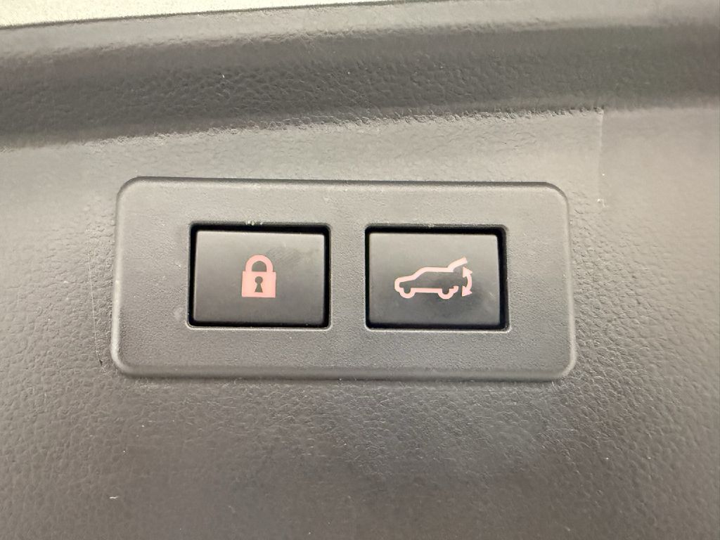 Photo 27 of this SUBARU OUTBACK