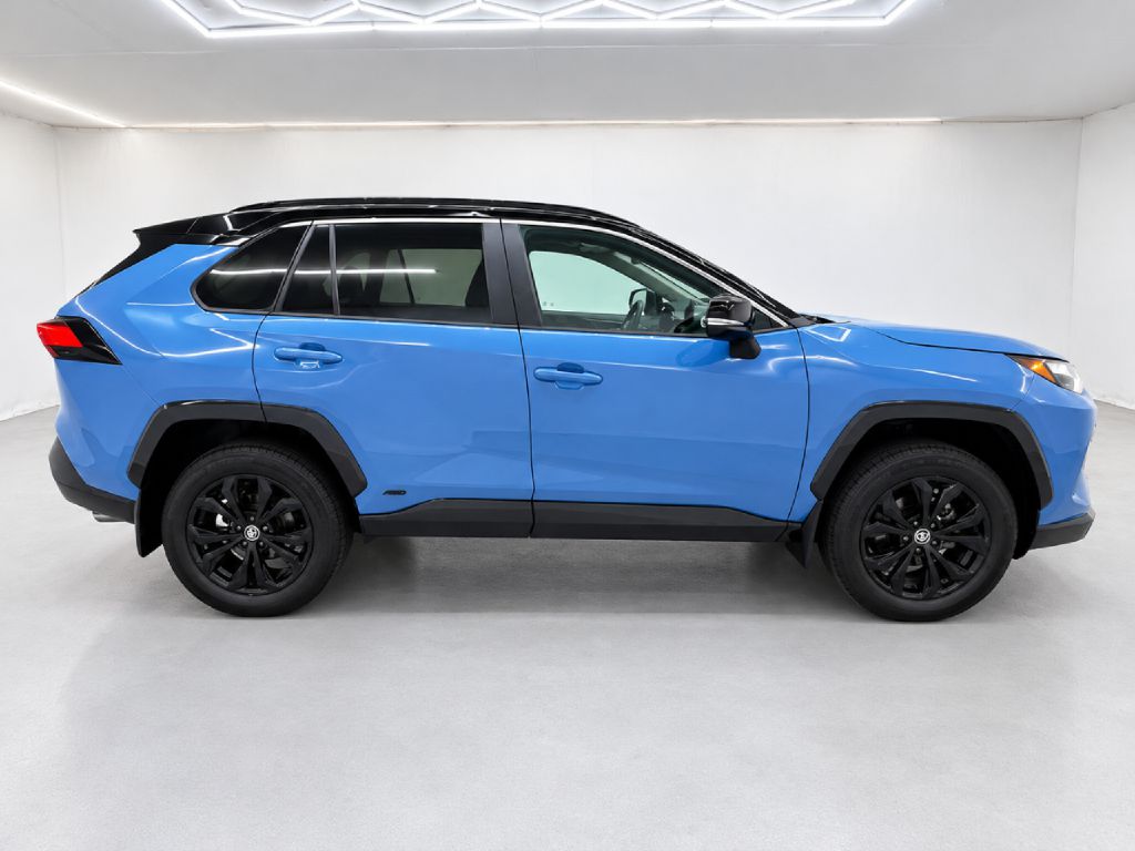 Photo 2 of this TOYOTA RAV4