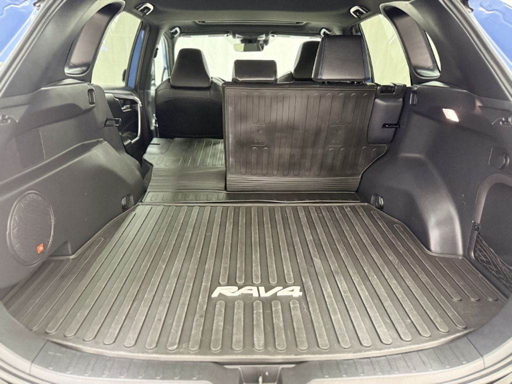 Photo 28 of this TOYOTA RAV4