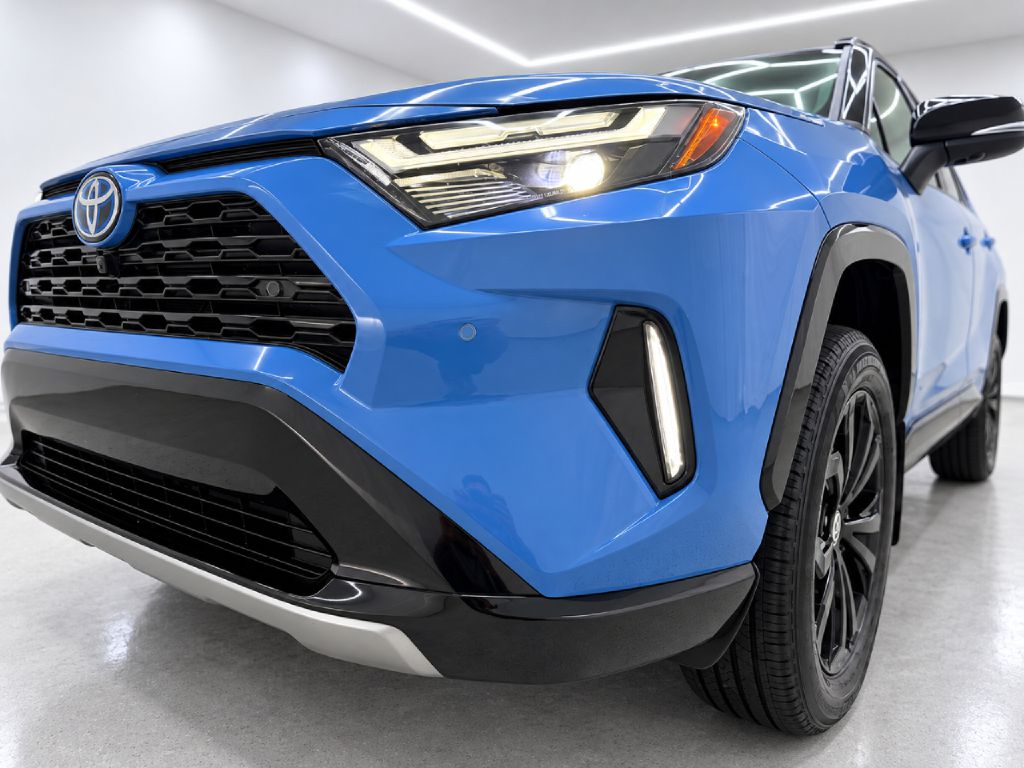 Photo 38 of this TOYOTA RAV4