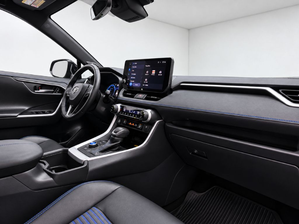 Photo 41 of this TOYOTA RAV4