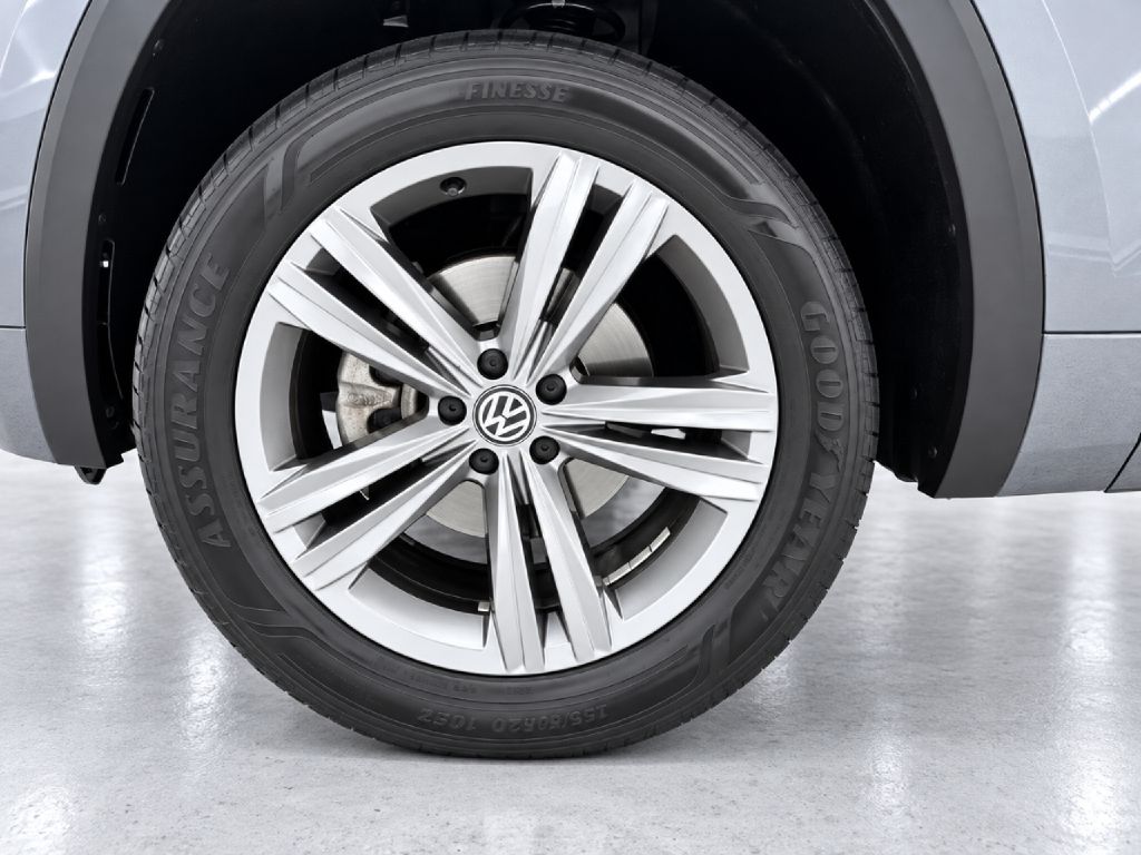 Photo 29 of this VOLKSWAGEN ATLAS