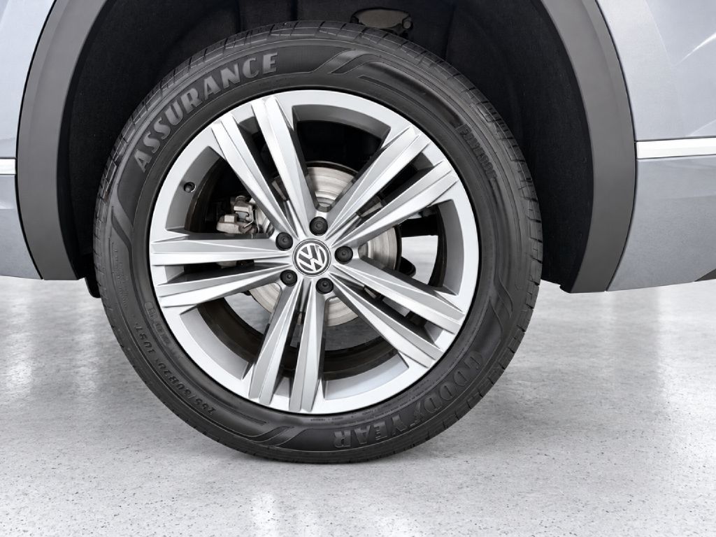 Photo 31 of this VOLKSWAGEN ATLAS