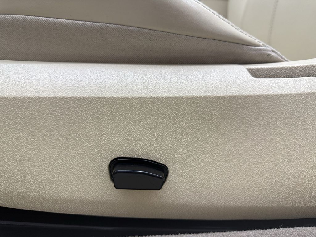 Photo 13 of this CHRYSLER SEBRING