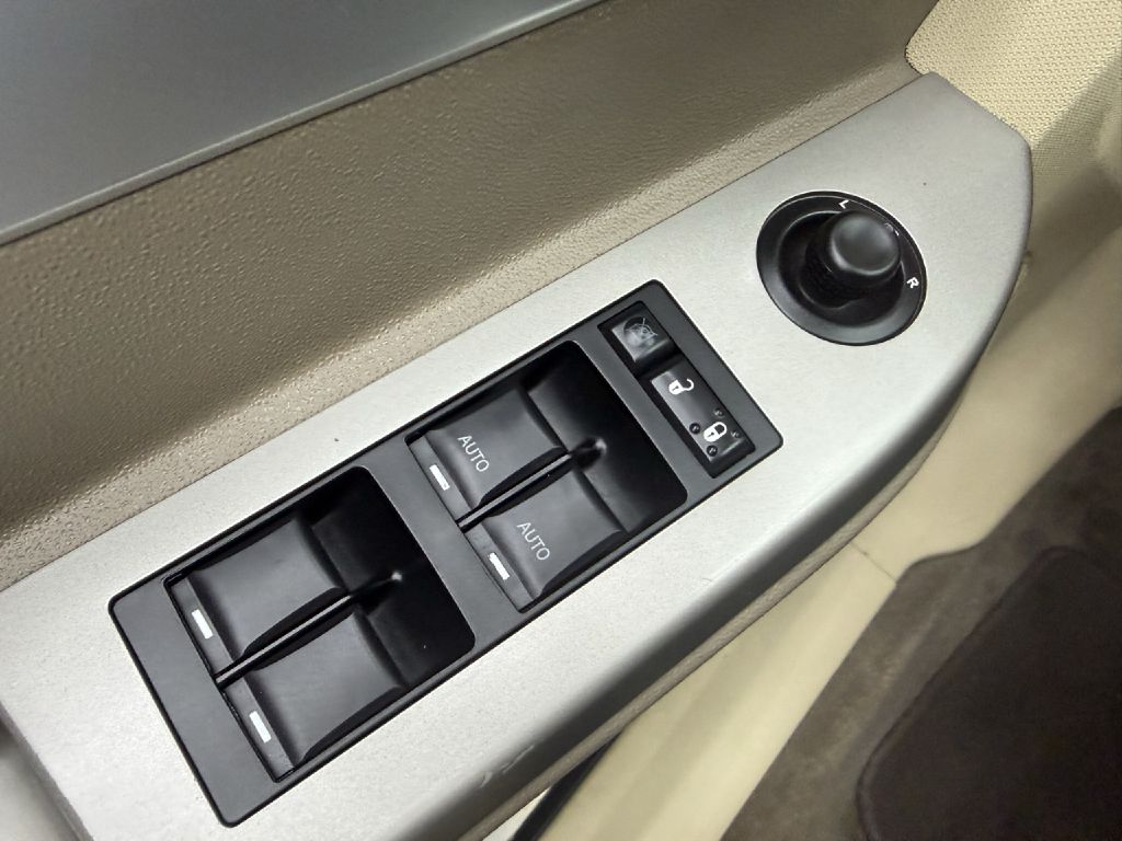 Photo 14 of this CHRYSLER SEBRING